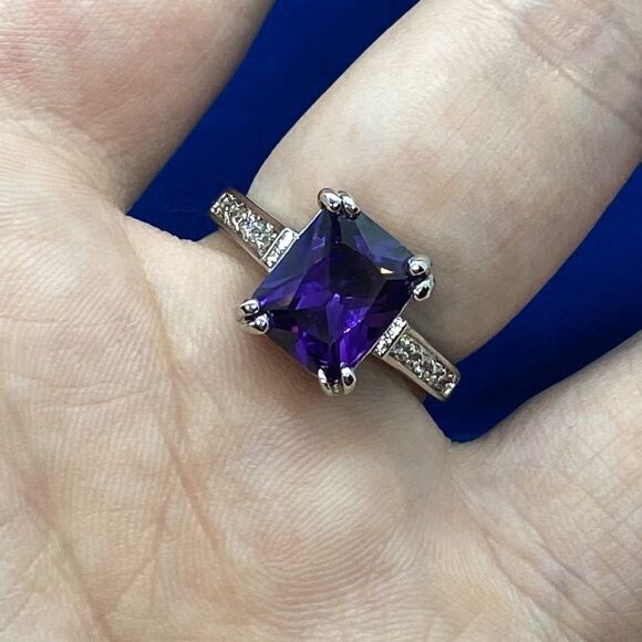 💛 10k White Gold Amethyst & CZ Ring - Picture 6 of 8